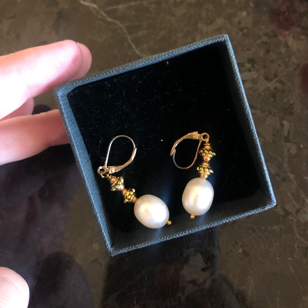 Gorgeous Pearl Earrings